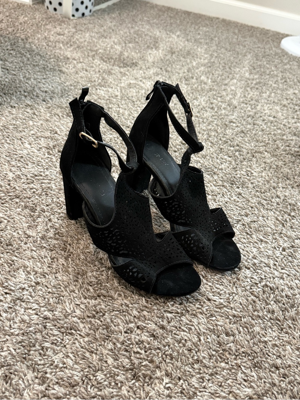 Black Women's Suede Cutout Block Heel Sandals